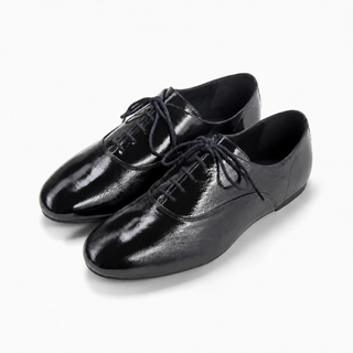 Pair of black soft crinkled patent Maévie Oxford Ballet flats, three-quarter side view